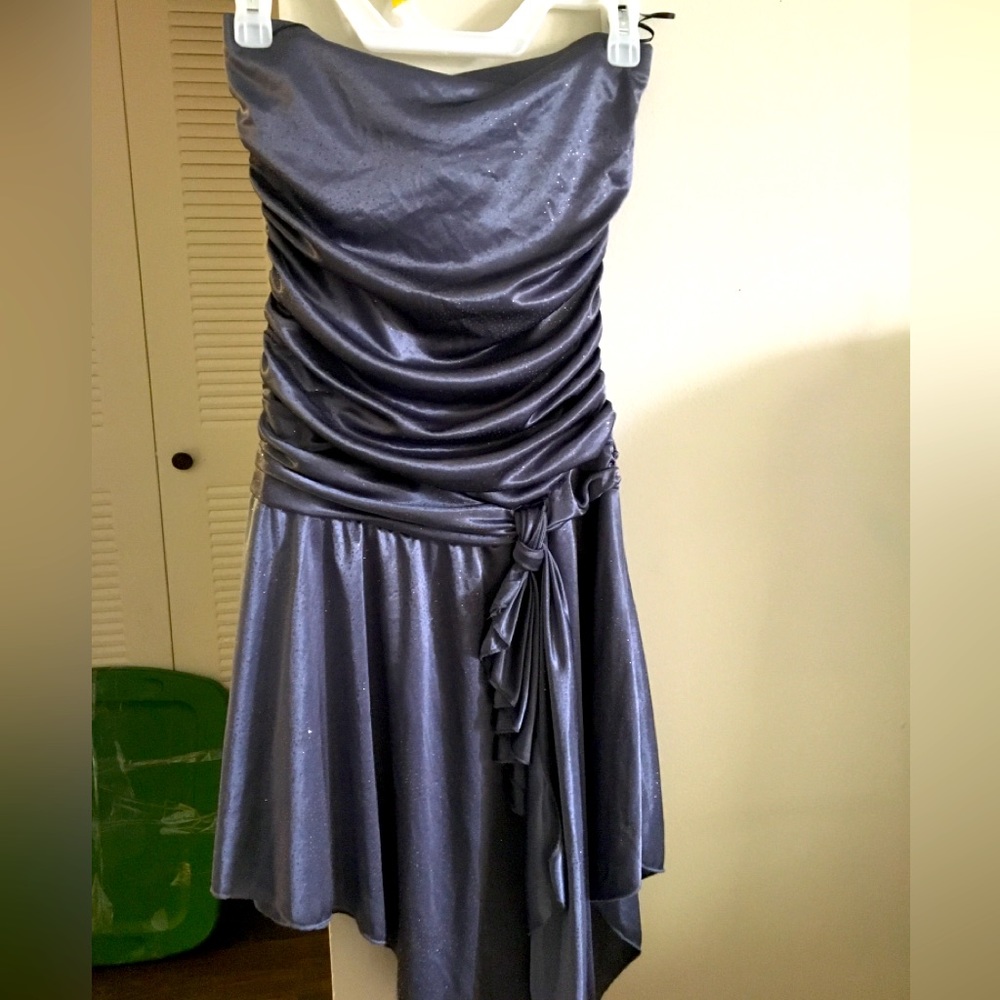 Strapless cocktail dress with sparkles ✨.